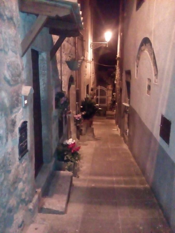 Sospesi Nel Borgo Виторкьяно Экстерьер фото